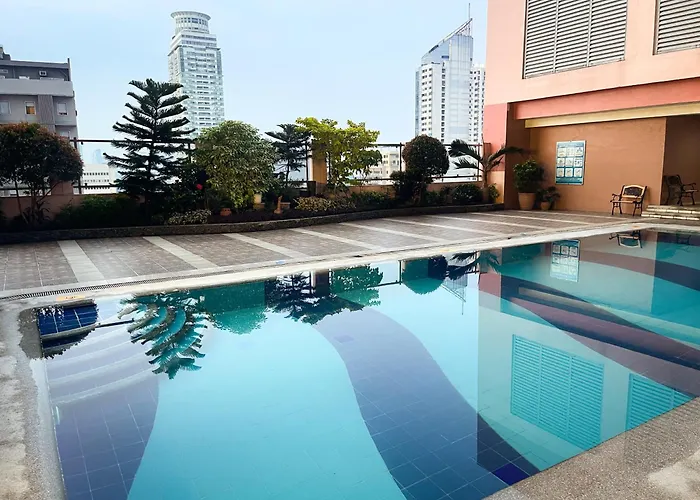 Stunning Sunset Retreat At Eton Bayview II 2Pax