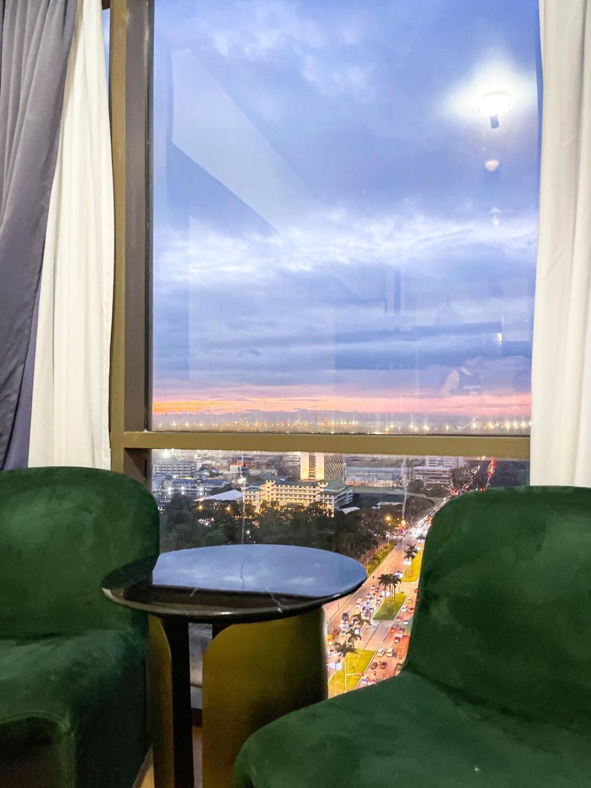 Apartment Stunning Sunset Retreat At Eton Bayview Ii 2pax *