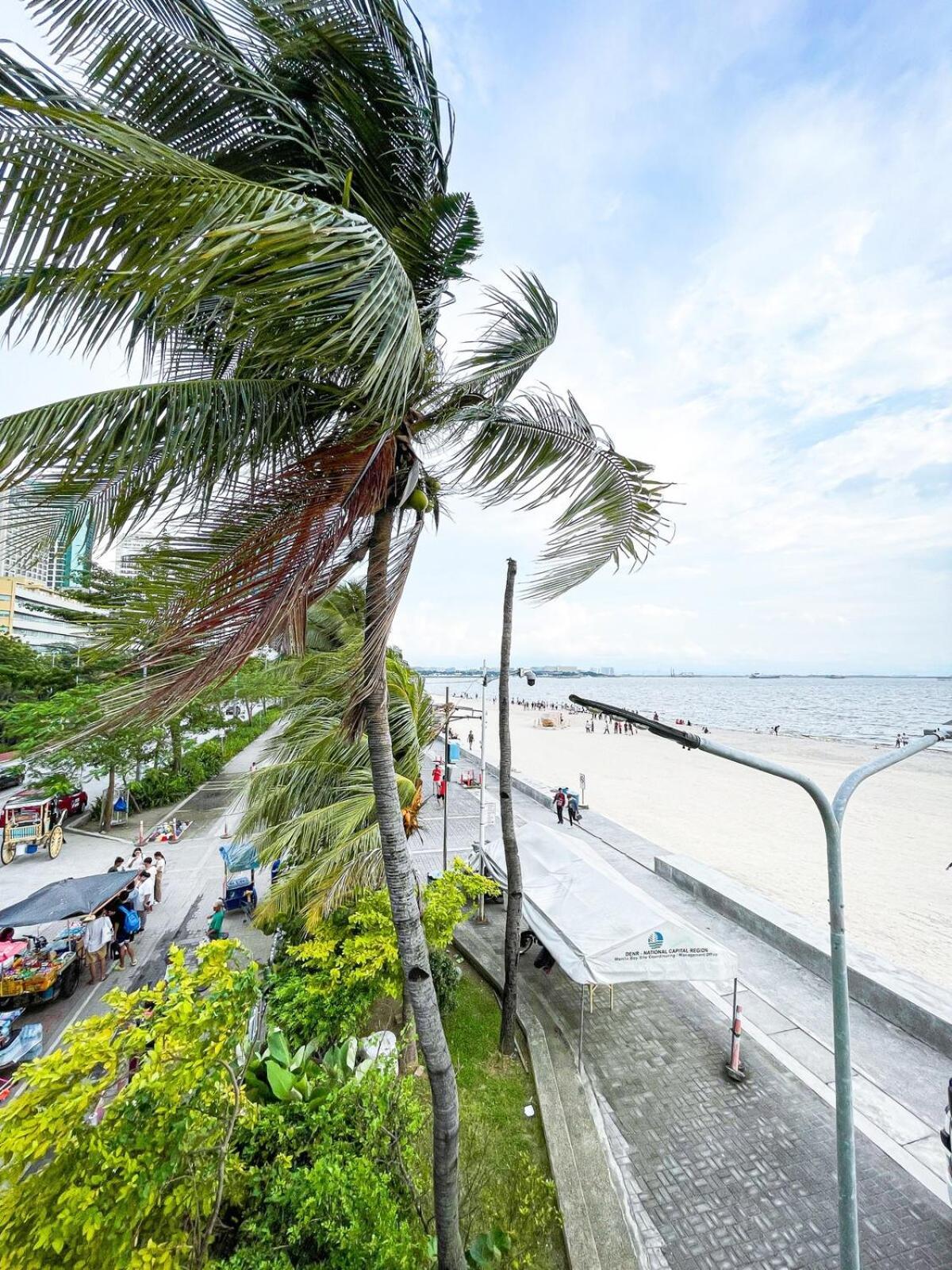 Stunning Sunset Retreat At Eton Bayview Ii 2pax Apartment Manila